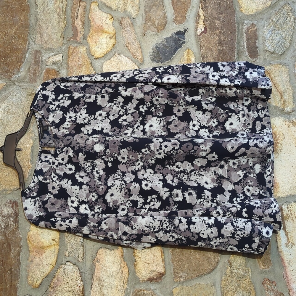 Banana Republic gray floral print Blouse